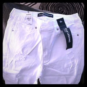 New! White Express distressed jeans size 10r